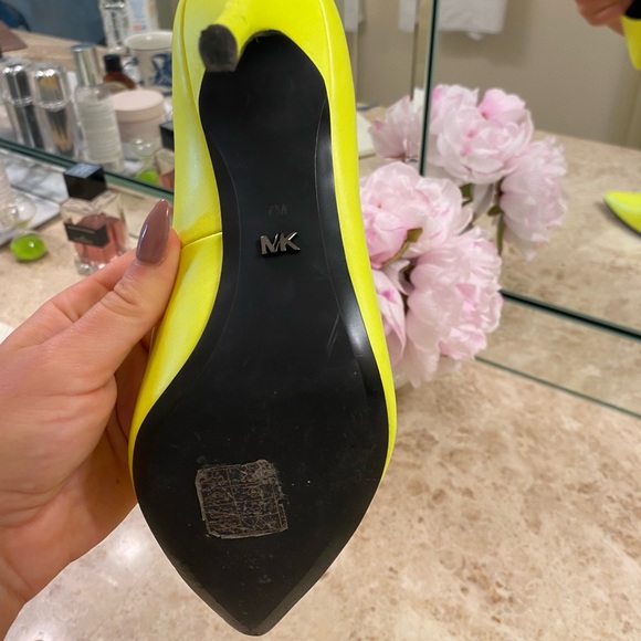 Michael Kors Claire Pump - Neon Yellow 37 - Picture 12 of 14